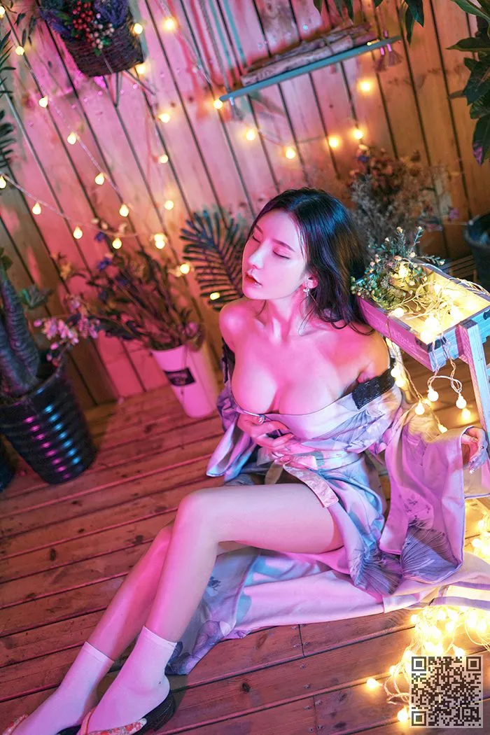 最好的美周和服半脱脆乱颤、周于希、美女、酥胸