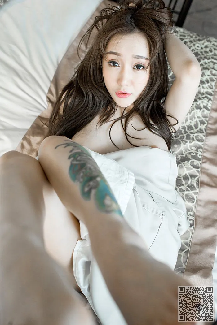 尤其是水果美容顾可以性感比基尼展示白嫩的乳房美、性感、美乳、美人、顾灿