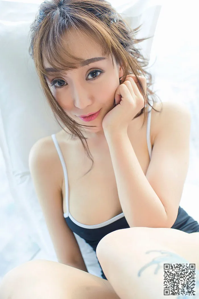 尤其是水果美容顾可以性感比基尼展示白嫩的乳房美、性感、美乳、美人、顾灿