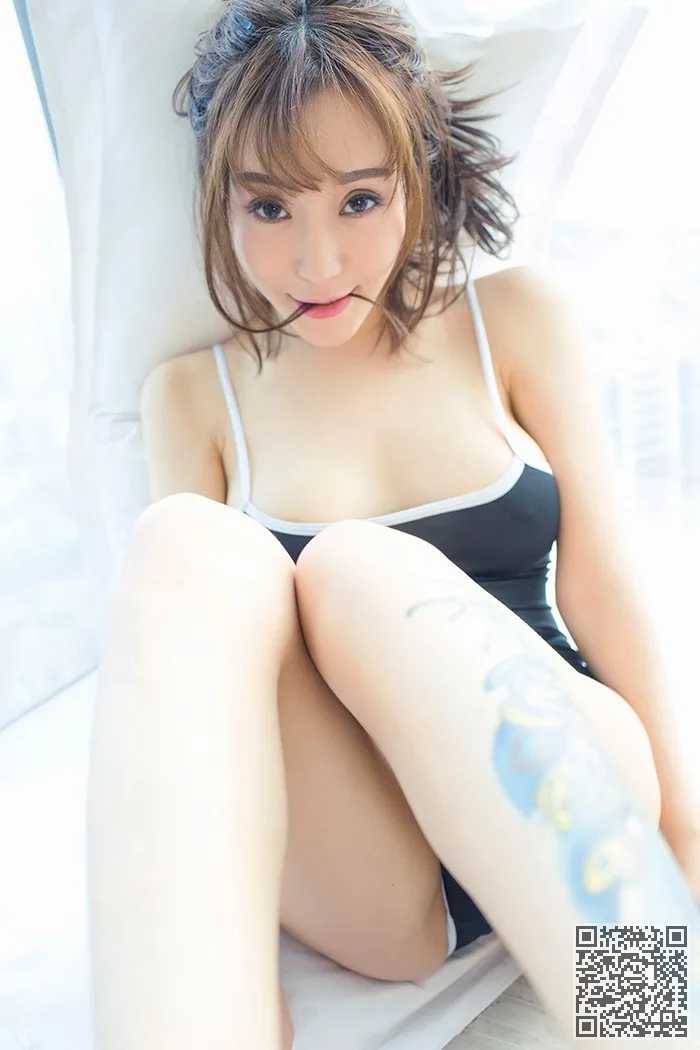 尤其是水果美容顾可以性感比基尼展示白嫩的乳房美、性感、美乳、美人、顾灿