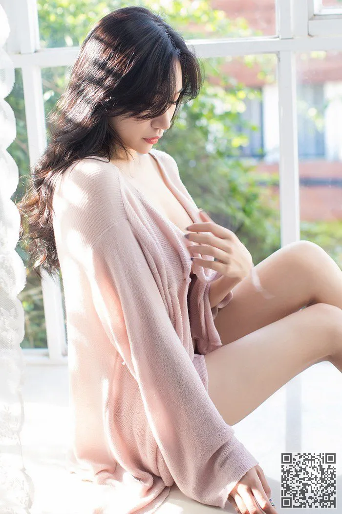 美腿靓妹小狐狸天生的美雪牛奶飙升、小狐狸、美腿、靓妹