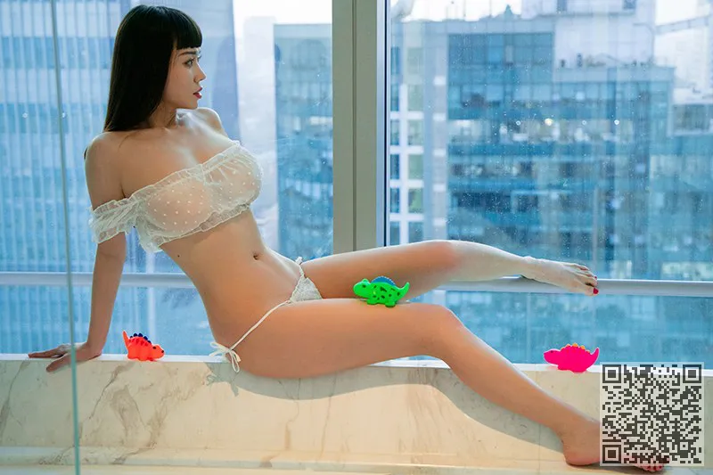 味道美丽的年轻女子路标双峰发达的曼妙的骄傲、丰腴、佳宝、少妇