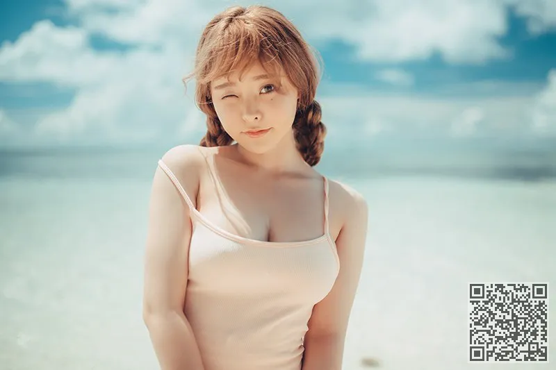 菠萝社美女老板柳侑绮童颜巨乳很吸睛