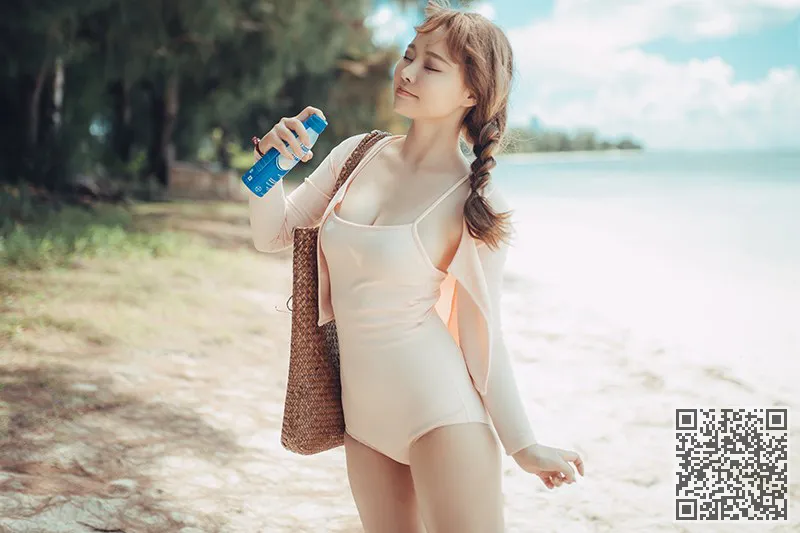 菠萝社美女老板柳侑绮童颜巨乳很吸睛