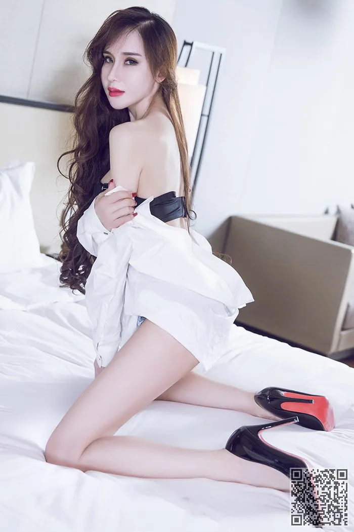 冷艳皇家姐姐瓦她美腿袜吸引你的眼球、丝袜、御姐、瓦娅、美腿
