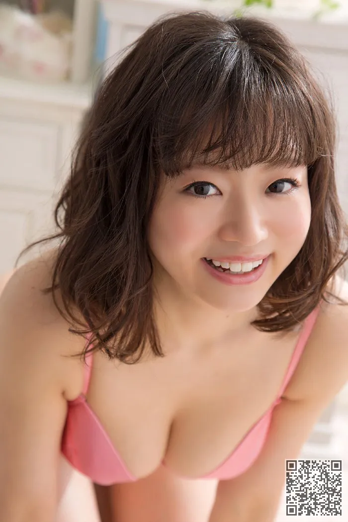 极品学生妹喜屋武臀翘波盈惹人爱