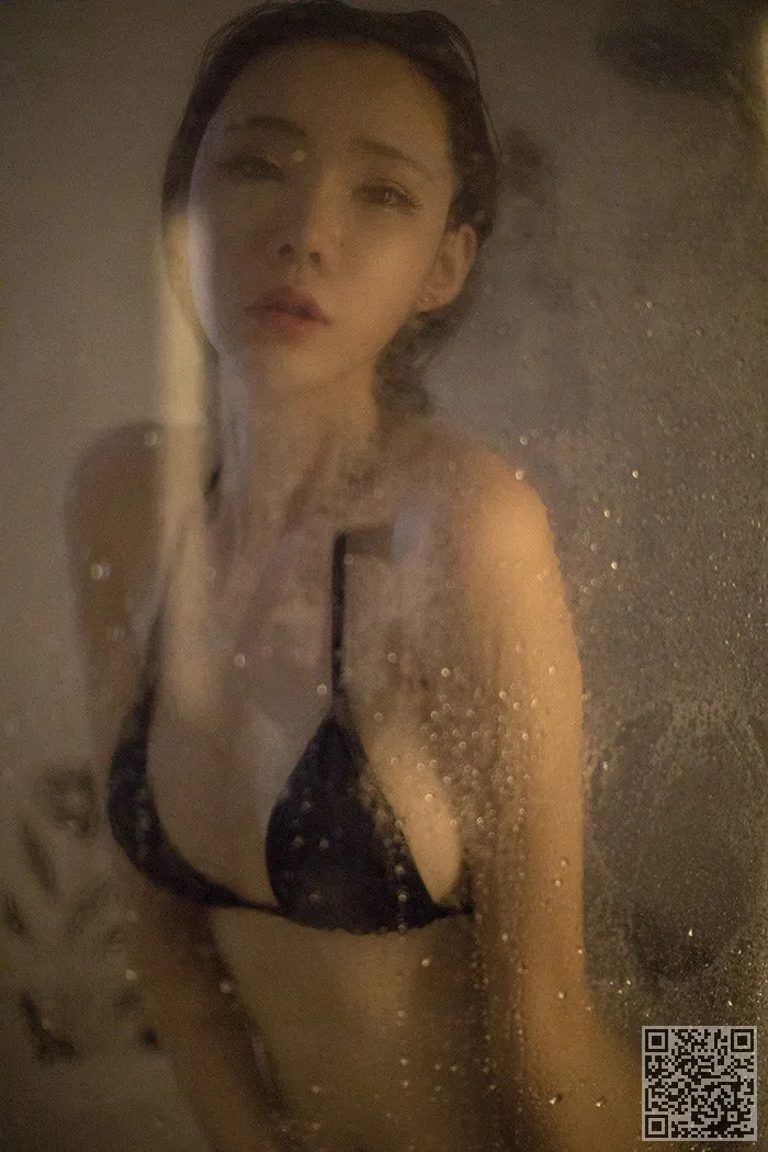 迷人的女神kiki浴室湿谄媚天成、女神、湿身、萌琪琪