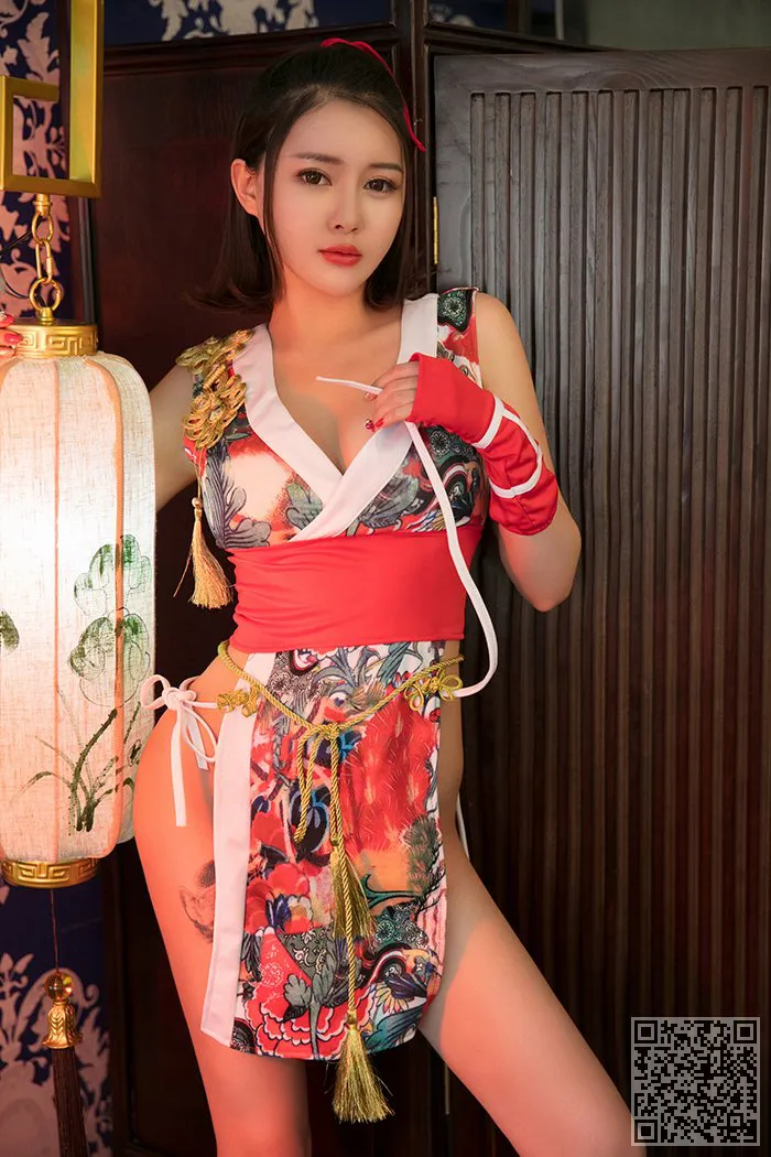 欲望女廿十前凸后翘卖弄风情惹人怜