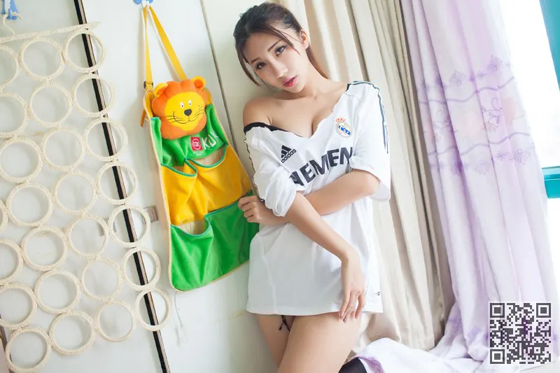 美娇娘霸气欣爷姿势撩人眼神妩媚