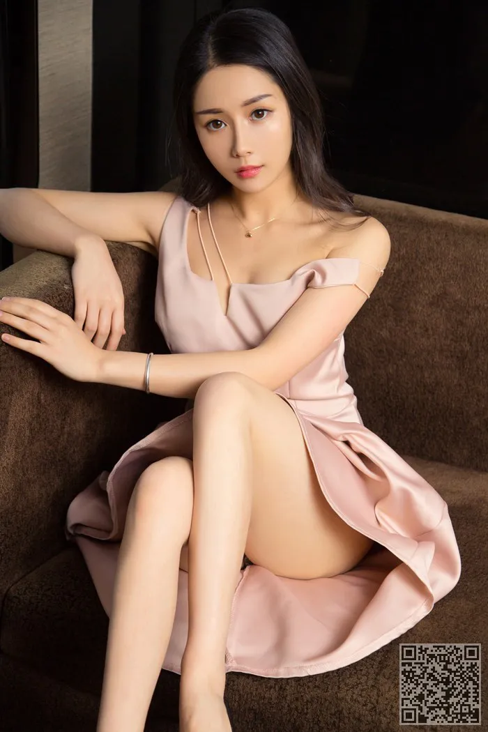邻家女孩赵应凹凸曲线性感和有吸引力、性感、诱人、赵颖儿