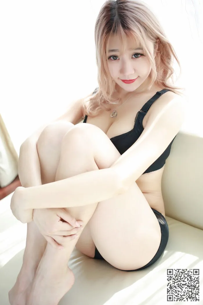 现在皇家姐姐性感衣服褪色悄悄地诱人的味道、御姐、性感、欲火、诱人