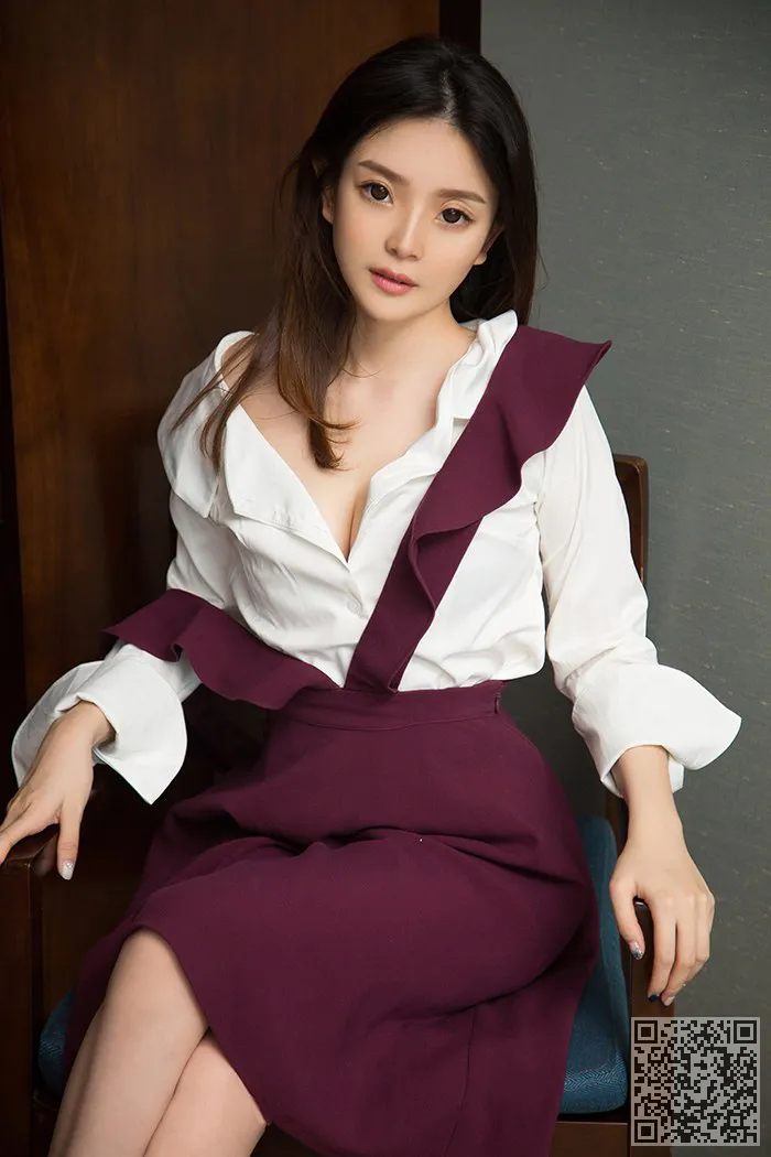惊人的年轻女性尤其是米娜acme热令人陶醉的气质、尤女郎、撩人、绝色
