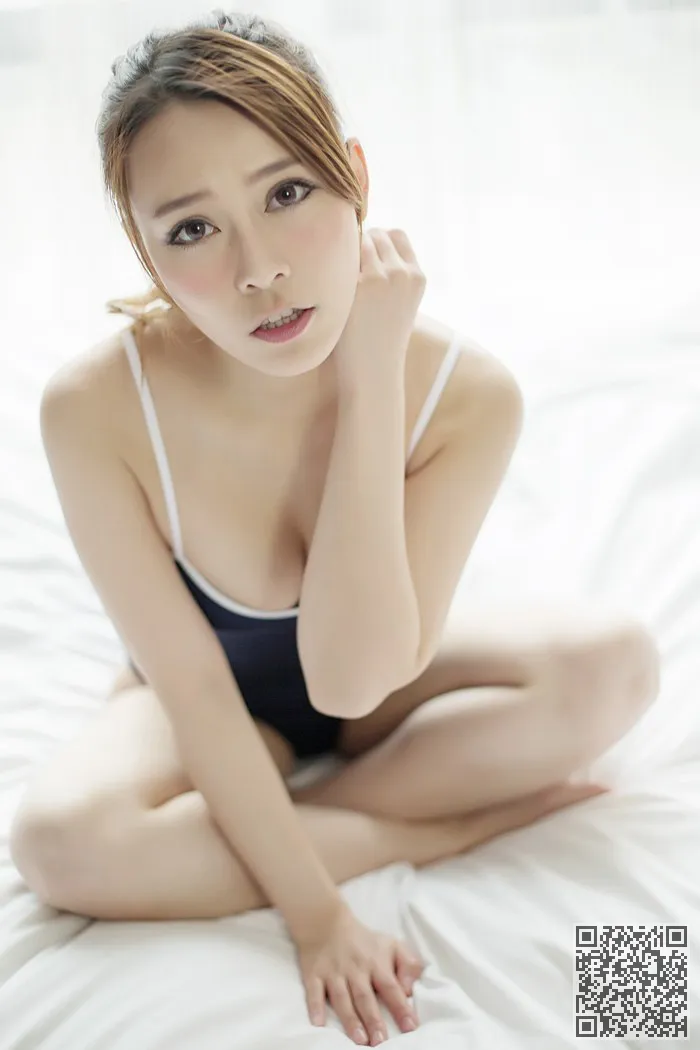 甜美靓女carol酱胸线迷人难遮禁区
