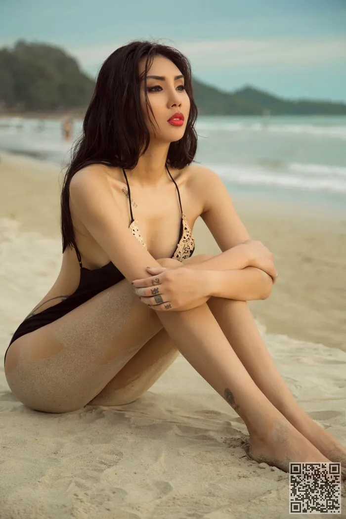 高级美死了,”约菲儿子桃屁股热升级、尤菲儿、美模、翘臀