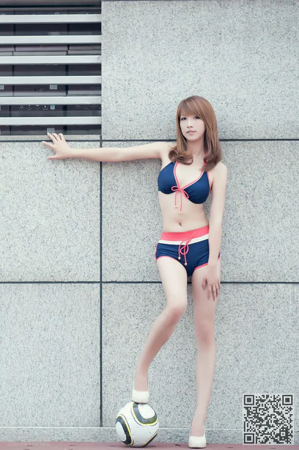 美丽的足球宝贝穿比基尼很迷人、美女、足球宝贝
