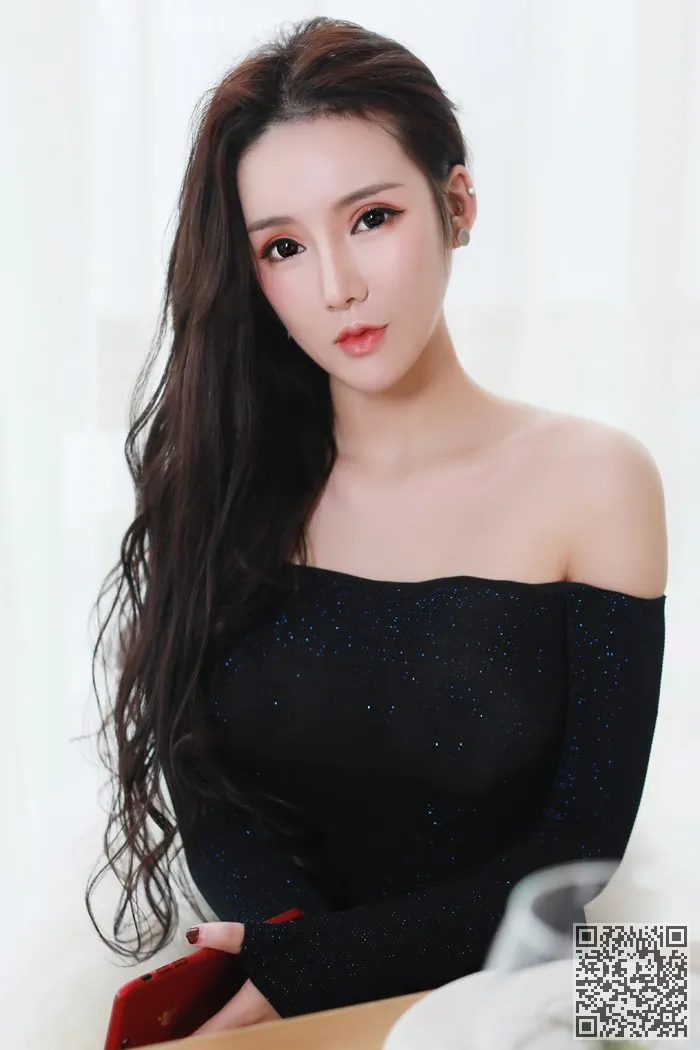 美丽的女神零阻力吸引牛奶呼之欲出、女神、爆乳、诱惑