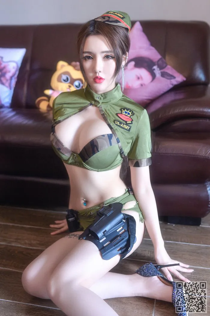 美丽的女神零阻力吸引牛奶呼之欲出、女神、爆乳、诱惑