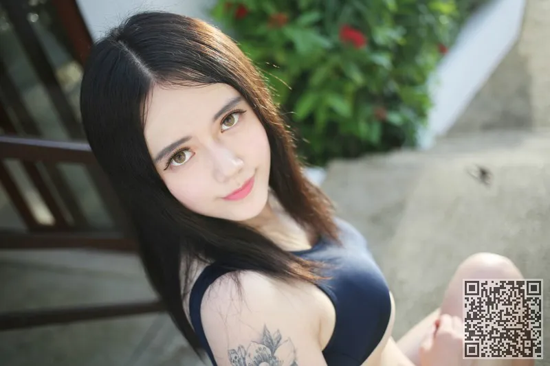 极品女生xue-ting李泳装前凸后翘的好有吸引力、前凸后翘、学生妹、李雪婷、泳装