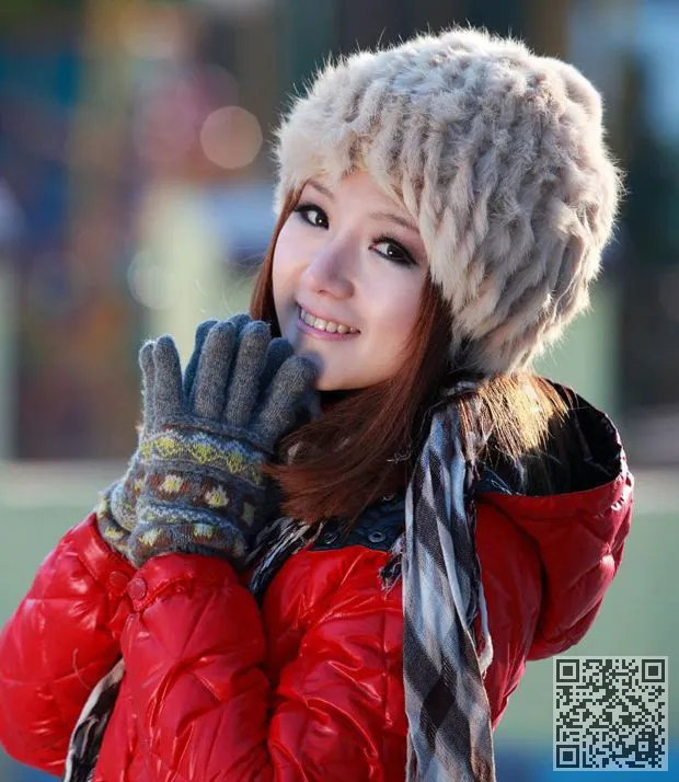 纯美的冬天红色的快乐的感觉、清纯美女