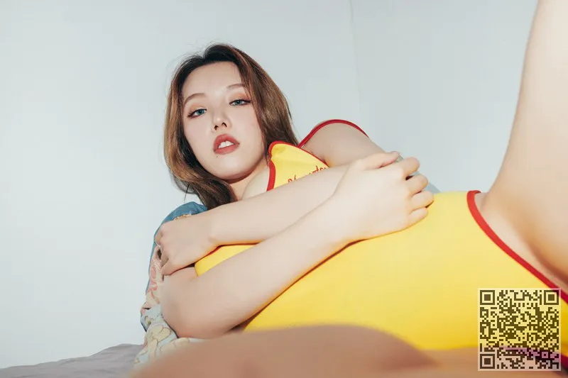 野生的女朋友黄Leran迷人的魅力体现出欲望火燃烧的心、欲火、狂野女友、黄乐然