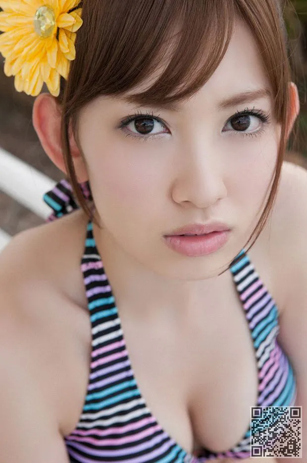 清凉泳衣玩姐妹花水池、姐妹花