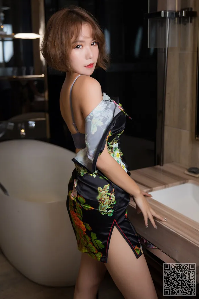 一个好妻子绣花旗袍雅雯短丰满的屁股的眼睛、人妻、翘臀、雅雯