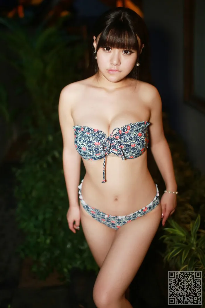 童颜巨乳可儿绝美身姿傲人双峰遮不住