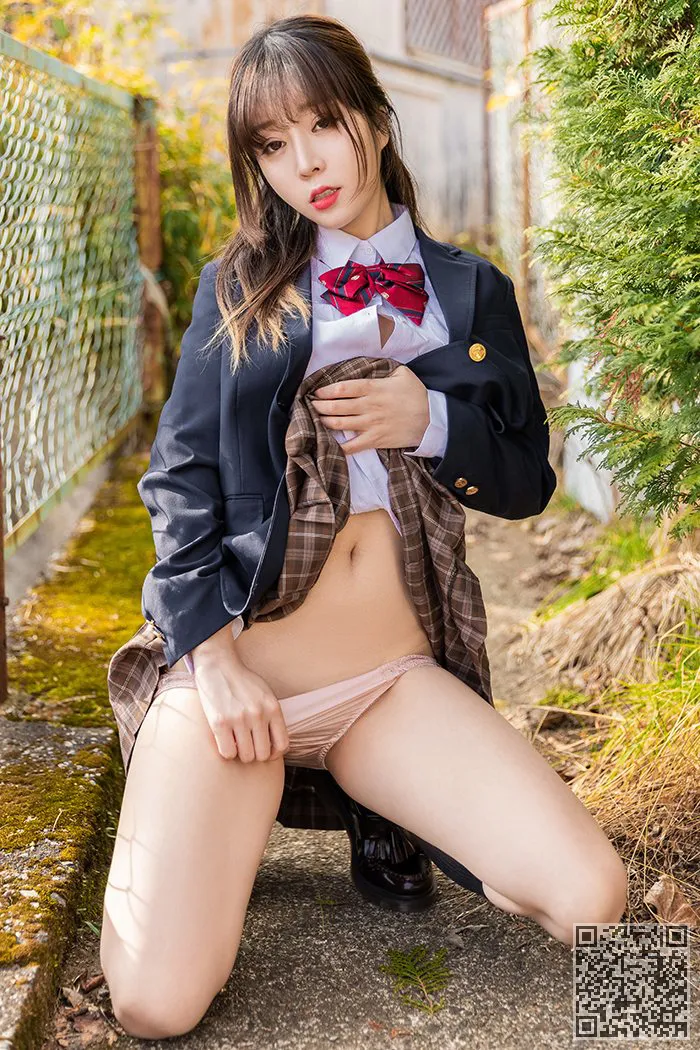 女学生一起离开东京王天还要高兴、春光乍泄、王雨纯