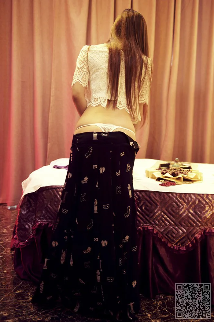 YiXiaoQing晚上按摩店没有女人让她满意、按摩店、艾小青