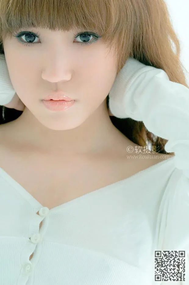 美空超级美女―杨茜柔情内衣秀