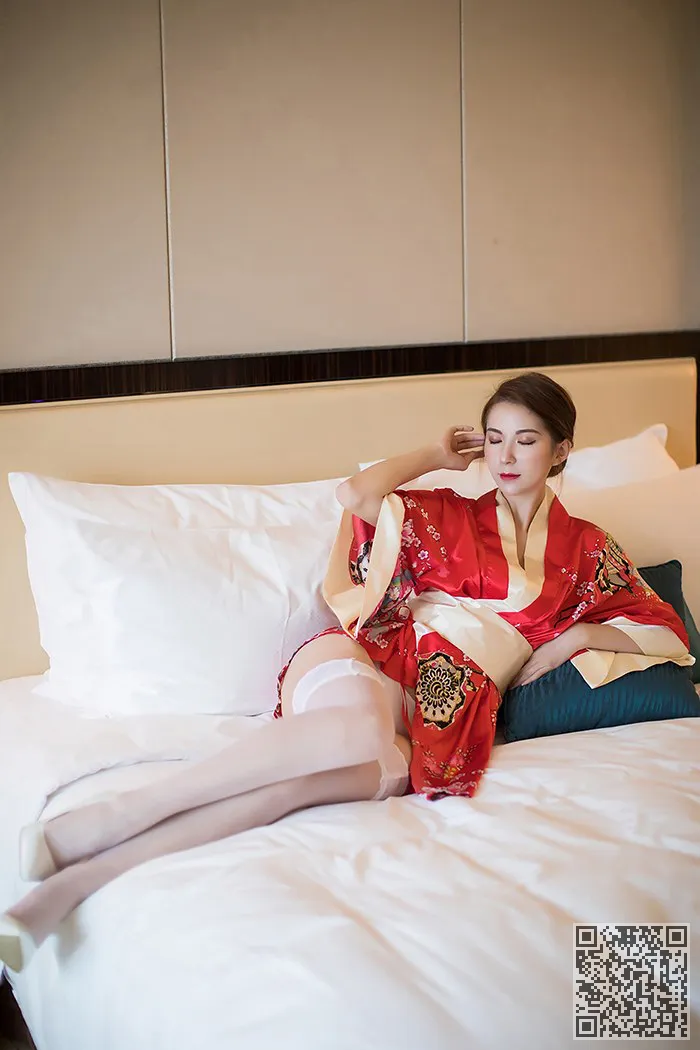 与风美携带完整的乳房迷人的白色花边、carry、美人、蕾丝