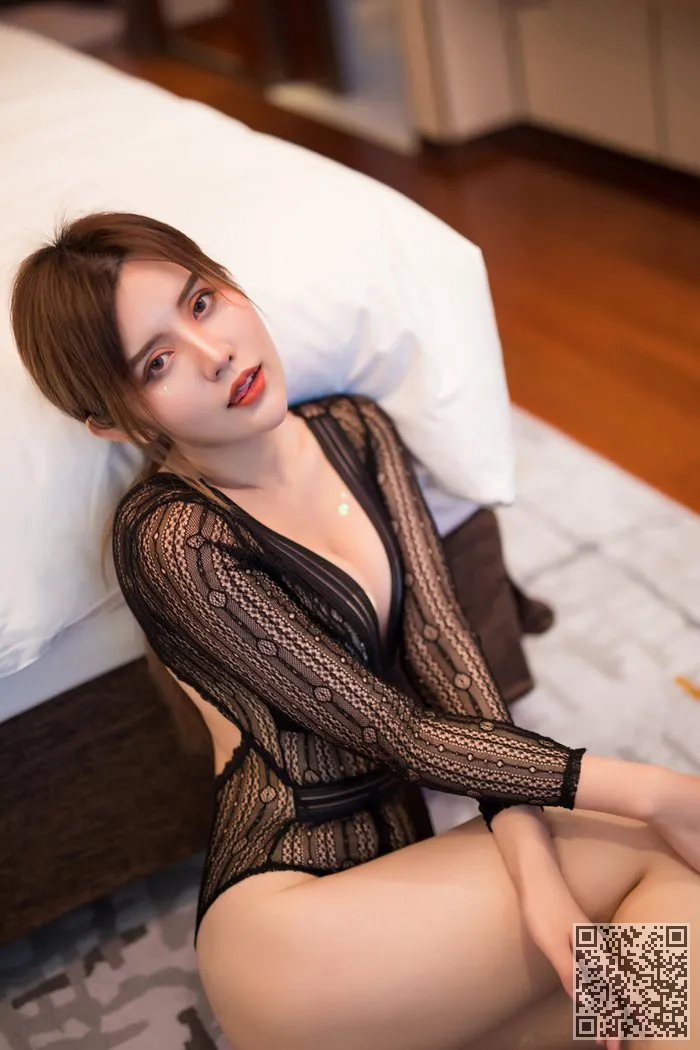 可爱的乳房美妹妹ZhuoYaQi一半面具,一脸的吸引力、卓娅祺、美乳、萌妹