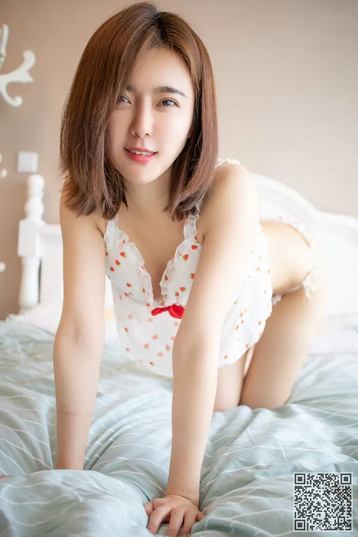 美丽和优雅的蜂蜜一脸悠闲的饥饿的欲望、可人、悠蜜、欲火