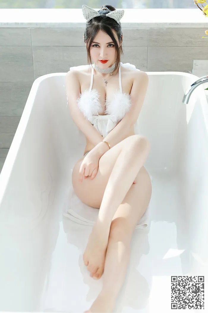 妖艳的小狐狸动人诗看起来美丽的皮肤白、小狐狸、诗诗、风骚