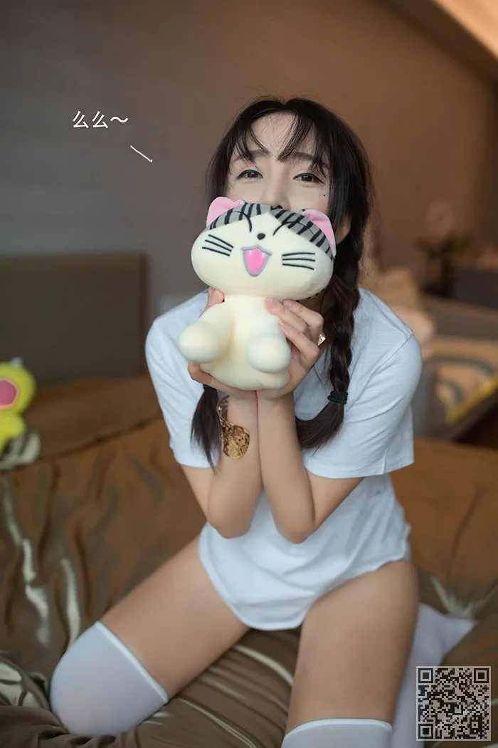 机女仆满足快乐的主人命令的服从、女仆、陶喜乐