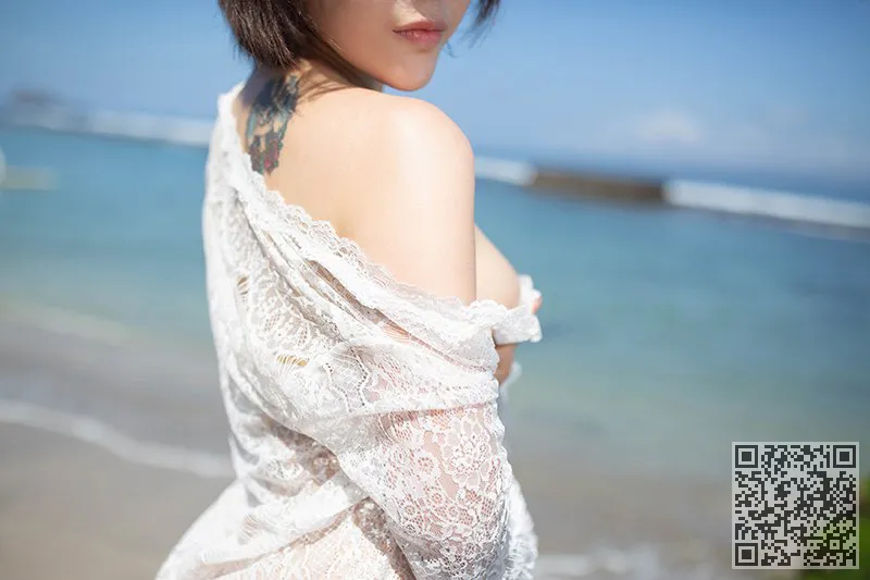 顶尖的年轻女子艾莉吸引欲滴的乳房美、美乳、艾莉、顶级少妇