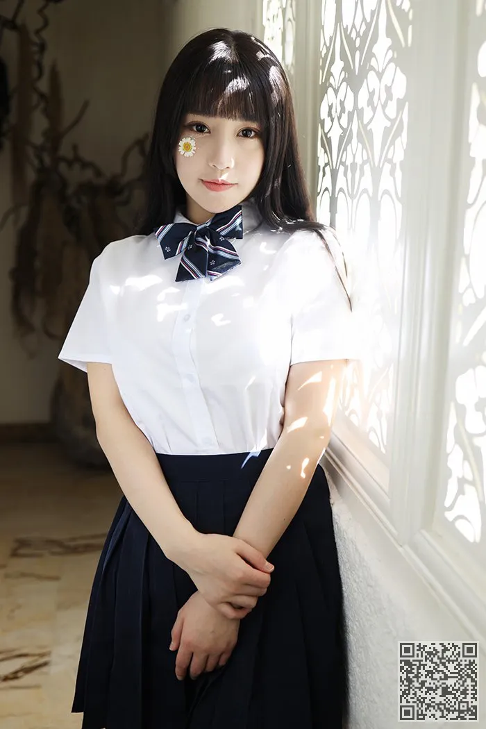 激发女生克洛伊白乳房朱辽裙子诱惑、学生妹、巨乳、朱可儿