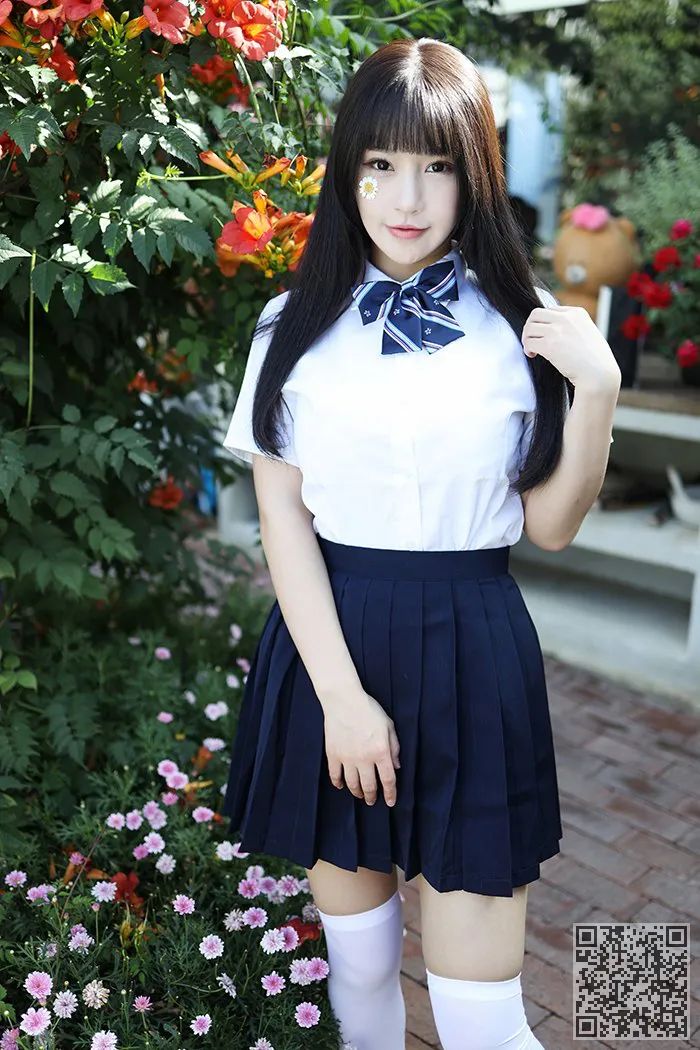 激发女生克洛伊白乳房朱辽裙子诱惑、学生妹、巨乳、朱可儿