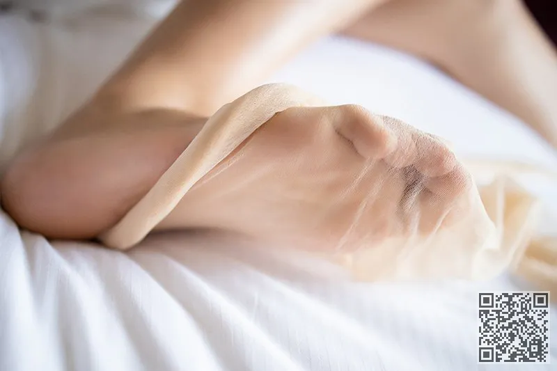 热女秘书李丫猪肉姿态妖娆美丽的脚、女秘书、李雅、美脚、肉丝