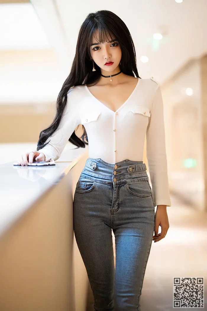 热妹妹巫女拔玉足摆姿势、Miko酱、搔首弄姿、玉足、肉丝