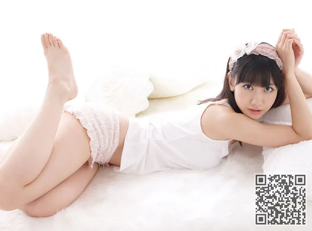 英俊美丽雪松JiXiu比基尼、清秀美女