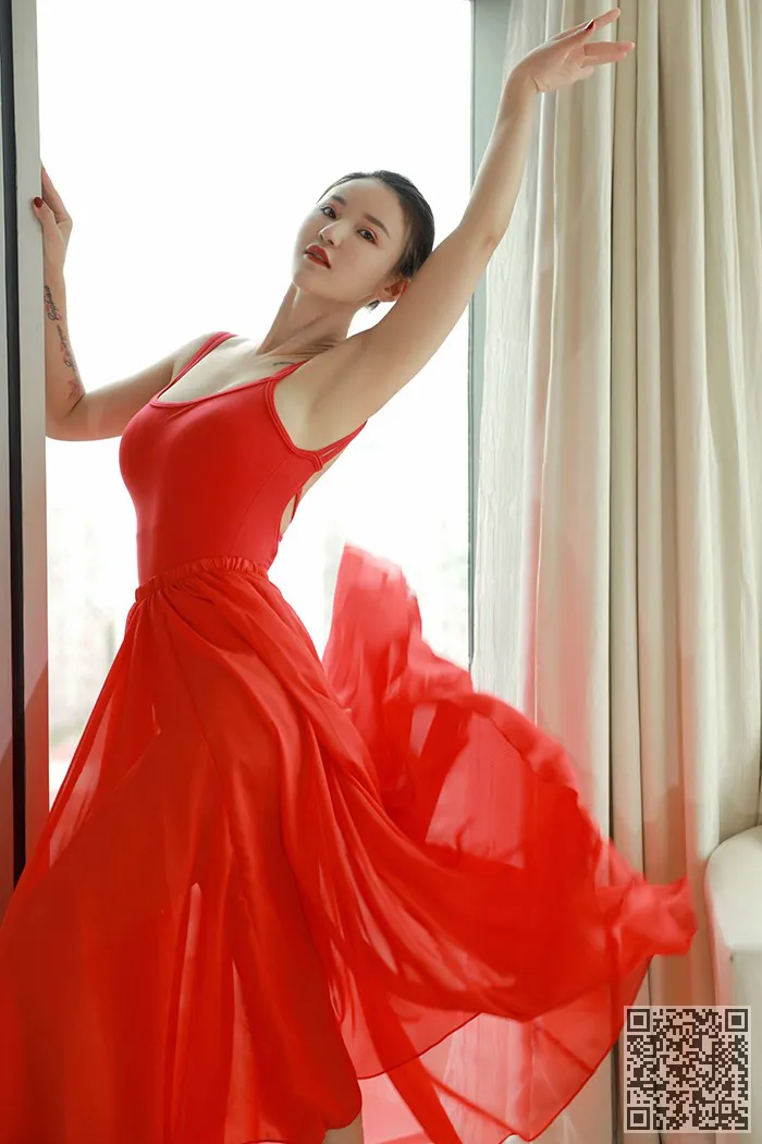 热舞者小壁虎事圆滑的乳房美丽赤裸的诱惑、全裸诱惑、小壁虎吖、美乳、舞女