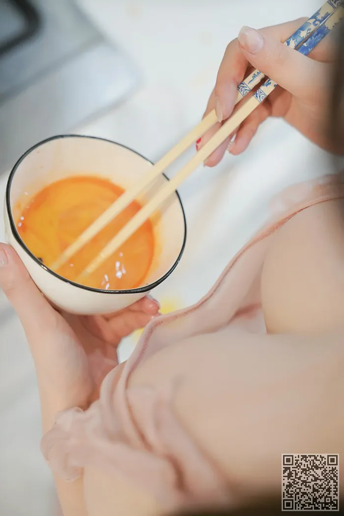极品厨娘糯美子丝滑巨乳飘香四溢