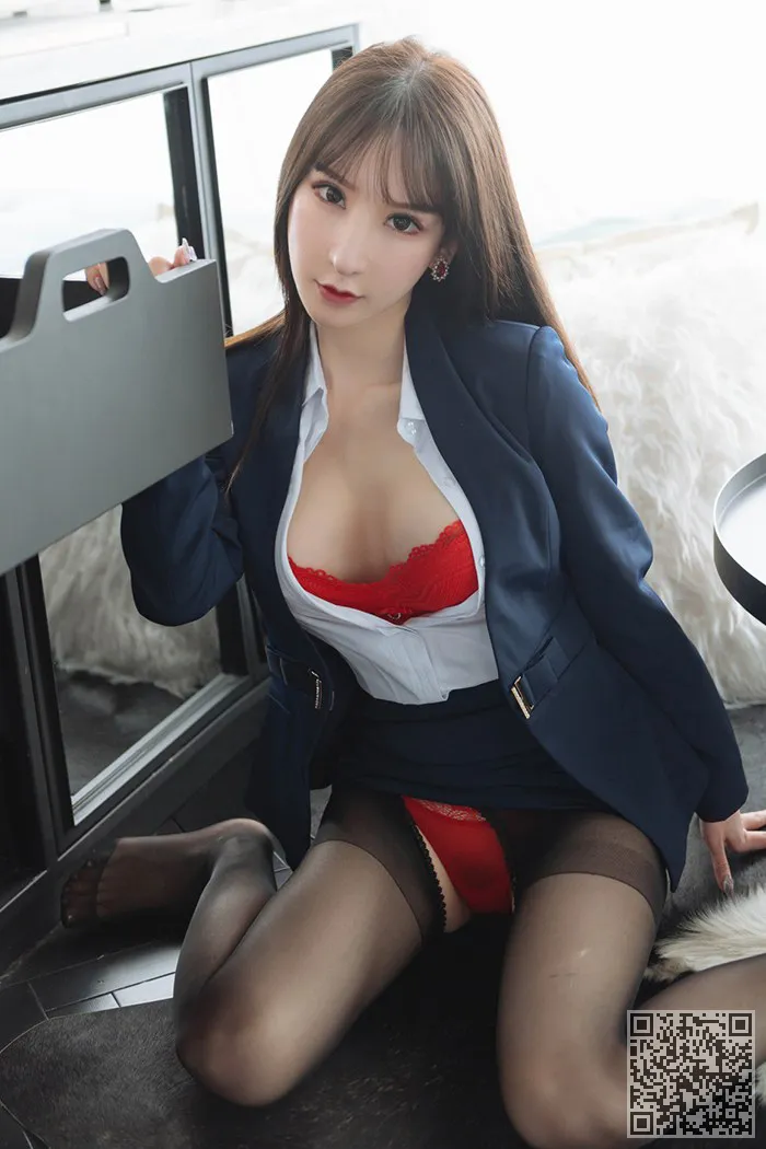 亲爱的周书记是在一个公平的脆睡姿、周于希、撩人、秘书、酥胸