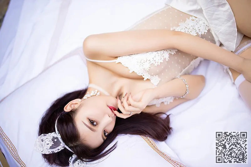 杨陈忱顶部透明蕾丝明艳欲滴、杨晨晨、透明蕾丝
