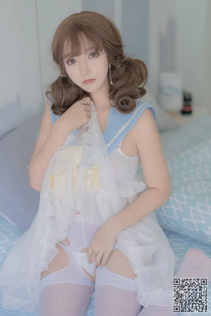 神与女神豪宅米线行打开的文件长袜大美丽的乳房、宅男女神、开档丝袜、米线线、美乳