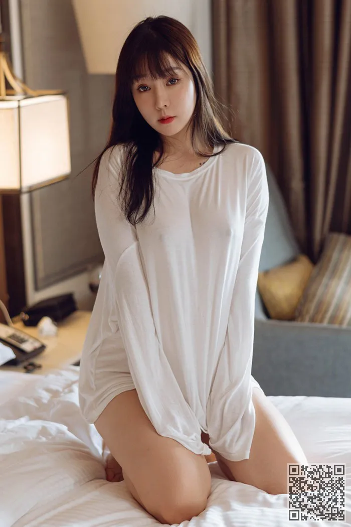完美女人王还要豪深沟若隐若现