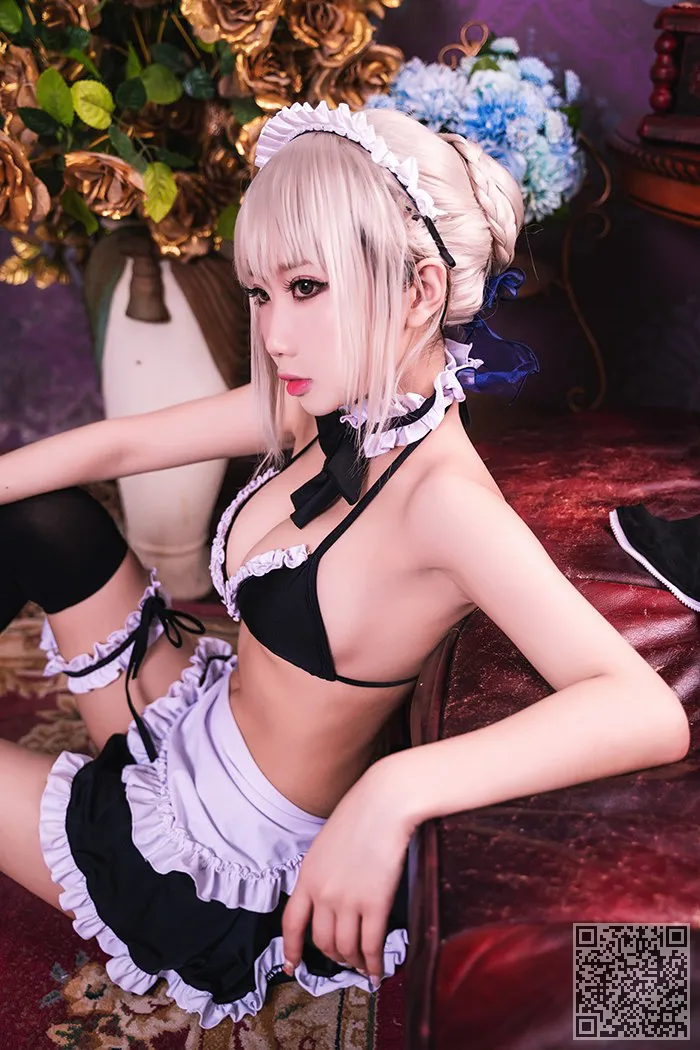 一个性感的女服务员的鬼魂牛姚明半裸为您服务、半身赤裸、性感女仆、鬼畜瑶