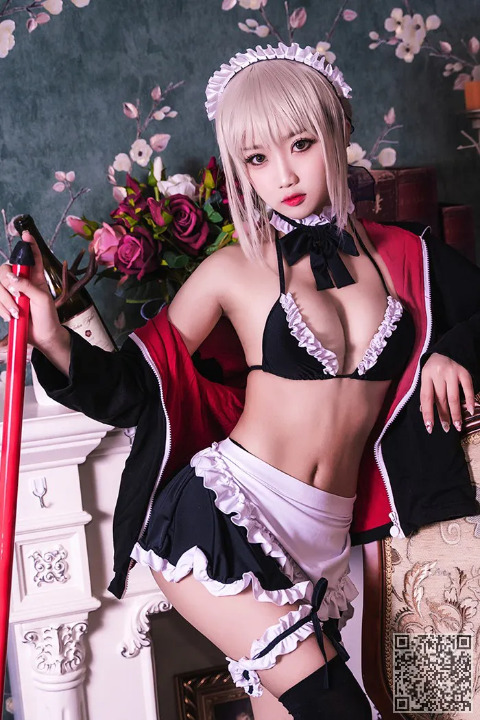 一个性感的女服务员的鬼魂牛姚明半裸为您服务、半身赤裸、性感女仆、鬼畜瑶