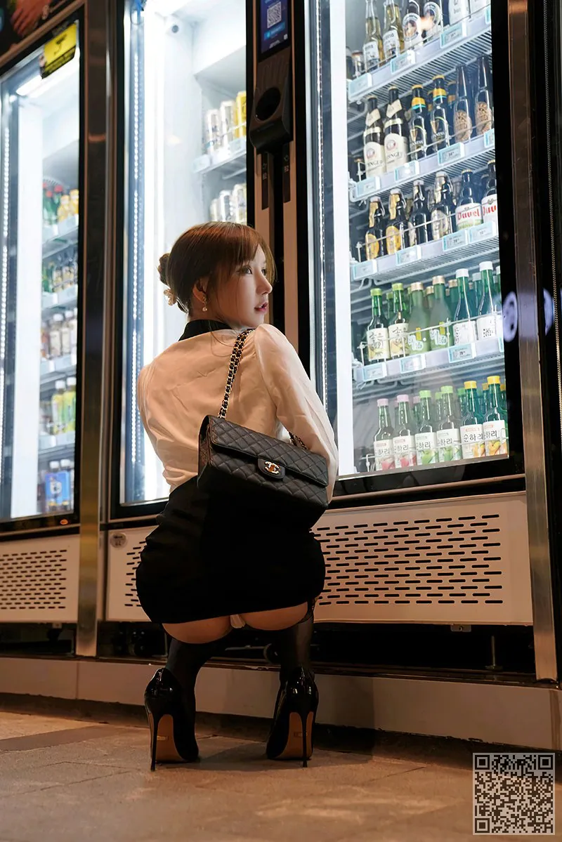 女神周酒店约会男友喝醉了刺激、周于希、女神、男友、酒店约会